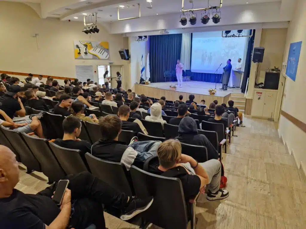 מפגש צמד ברזל עם תלמידים באורט אשקלון