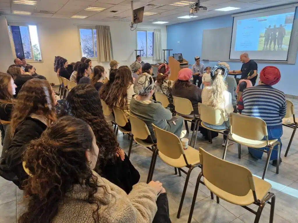 מפגש צמד ברזל עם סטודנטים במכללת הרצוג