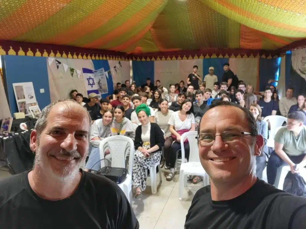 הרצאת צמד ברזל לתלמידים במעלות