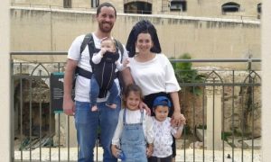 משפחה צעירה — מתוך הכתבה לחיות בשביל צביקה